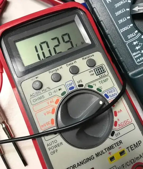 multimeter showing the 1kHz output