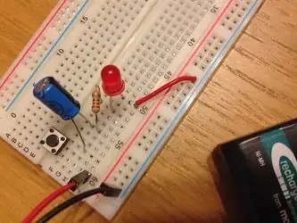 Antenna in series with amplifier