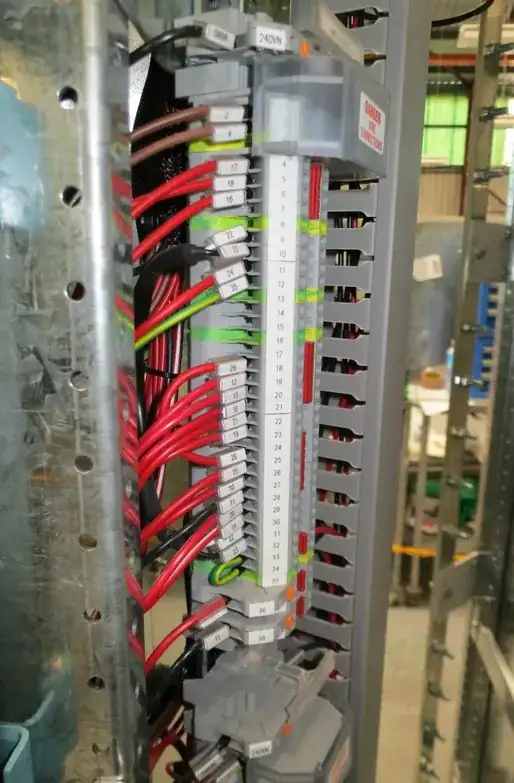 Electrical patch panel