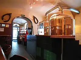 Kupferne Braukessel im Wieden Bräu