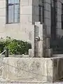 Fonte simples com tanque