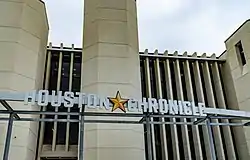 name=Houston Chroniclename:pronunciation=ˈhjuːstɨn ˈkɹɒnɪkəl