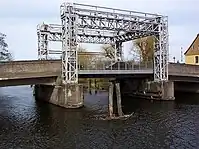 Vertical-lift bridgeSchwaan