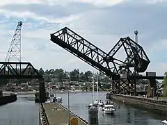through truss with overhead counterweight, Seattle, Washington