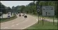 Die B 10 kurz vor der Rheinbrücke: kreuzungsfrei, zwei Fahrbahnen mit tw. 3 Spuren, also sicher autobahnähnlich, also highway=trunk, aber ab hier keine Kraftfahrstraße, Wechsel von motorroad=yes zu motorroad=no