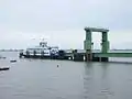 Appontement fluvial avec porteur